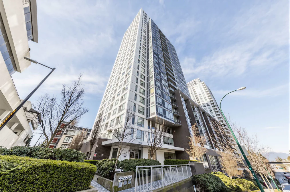 320 5665 BOUNDARY ROAD, Vancouver BC V5R 0E4, Vancouver BC — Residential for Sale - Photo 2