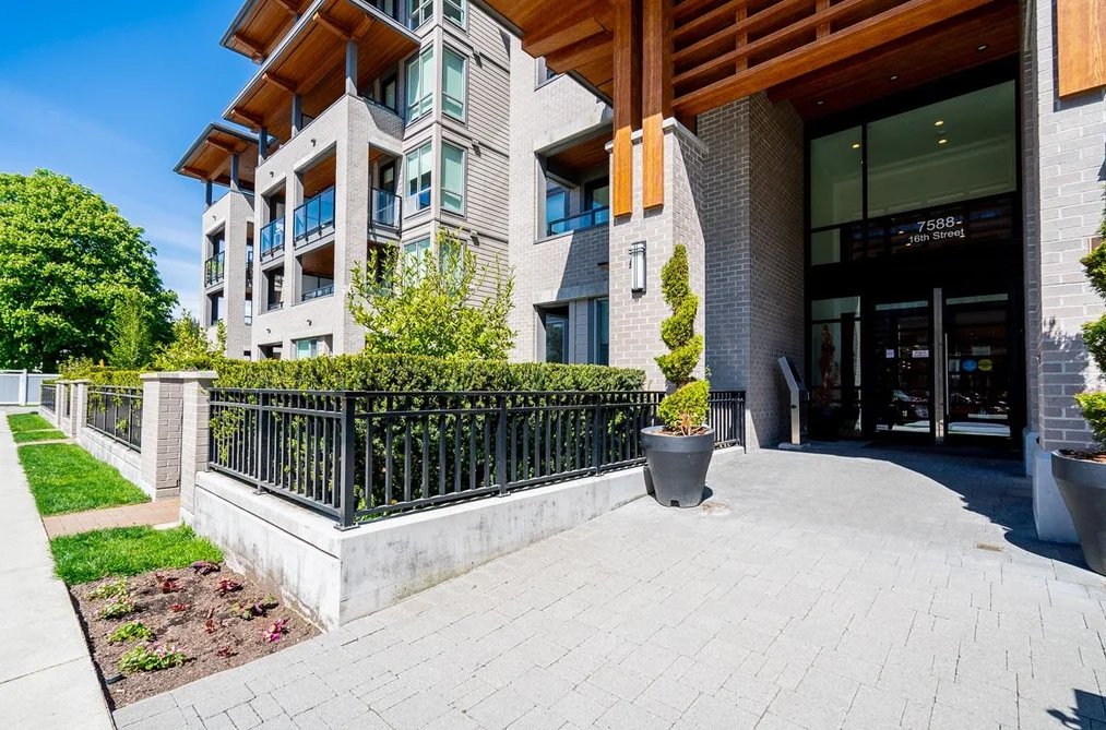 320 7588 16TH STREET, Burnaby BC V3N 0H8, Burnaby BC — Residential for Sale - Photo 4