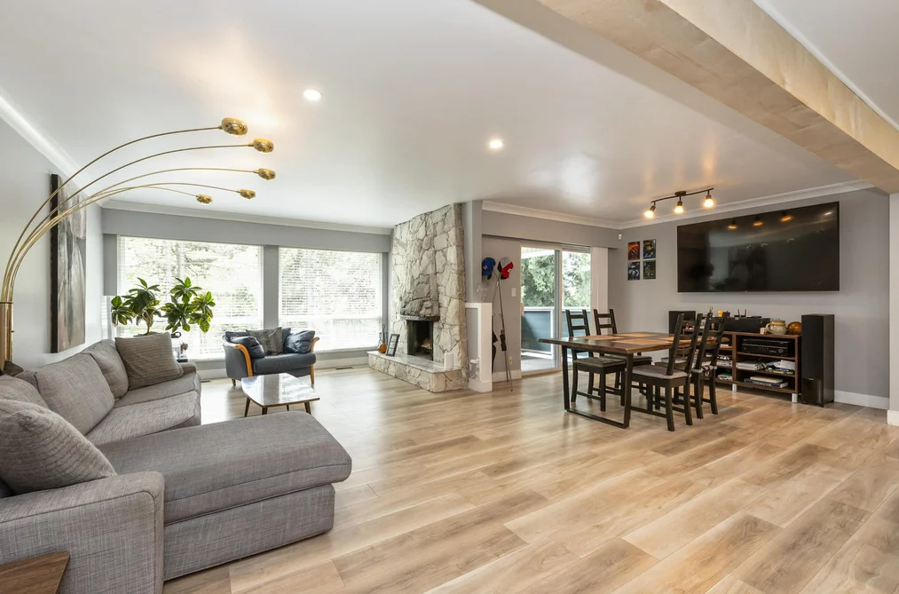 House for sale at 320 Gloucester Court Coquitlam British Columbia - MLS: R3116034