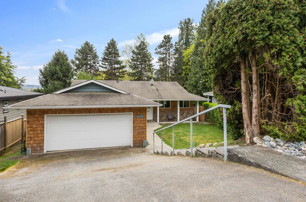 320 GLOUCESTER COURT, Coquitlam BC V3K 5S5, Coquitlam BC — Residential for Sale - Photo 2