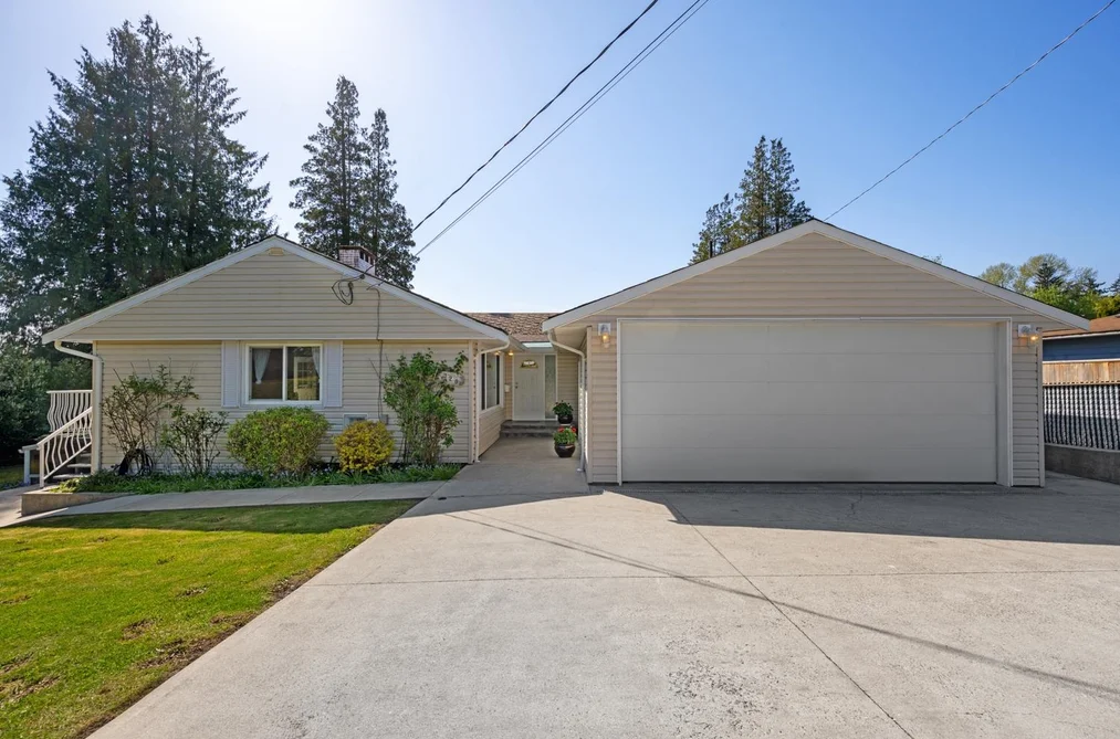 House for sale at 320 Walker Street Coquitlam British Columbia - MLS: R3105395