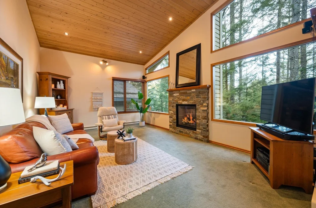3205 ARBUTUS DRIVE, Whistler BC V8E 0B8, Whistler BC — Residential for Sale - Photo 3