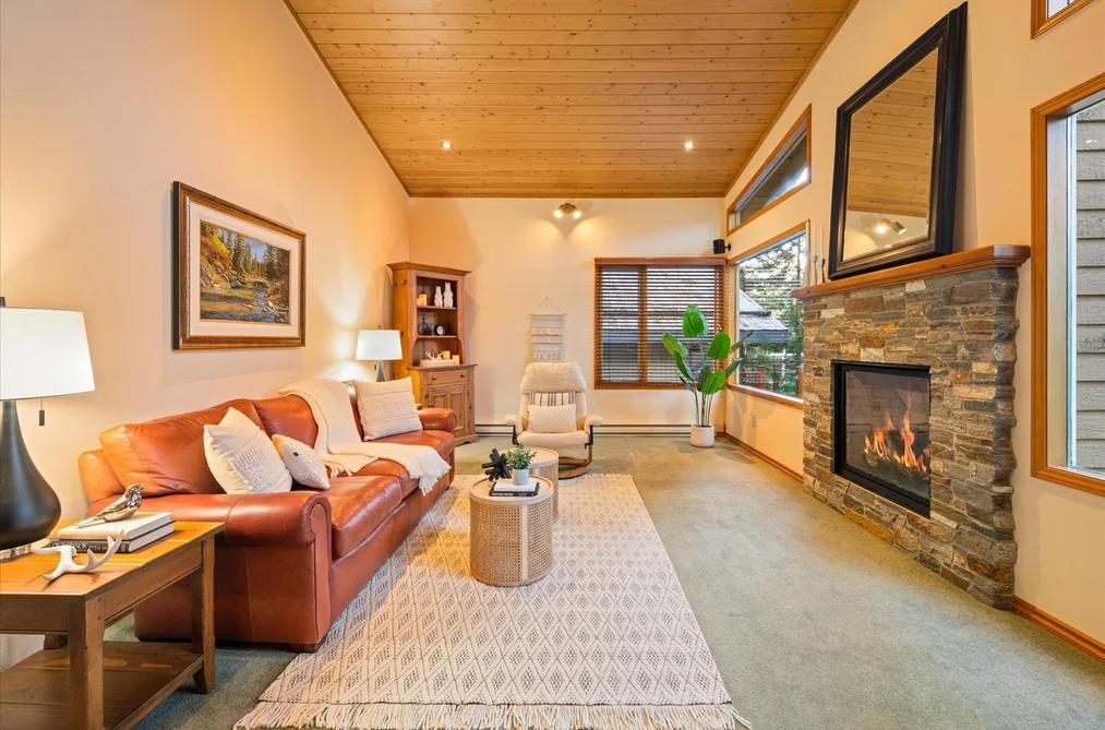 3205 ARBUTUS DRIVE, Whistler BC V8E 0B8, Whistler BC — Residential for Sale - Photo 4