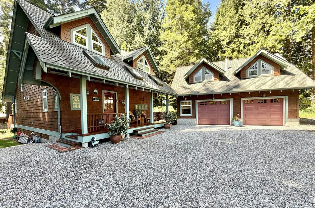3205 BEACH AVENUE, Roberts Creek BC V0N 2W0, Roberts Creek BC — Residential for Sale - Photo 2
