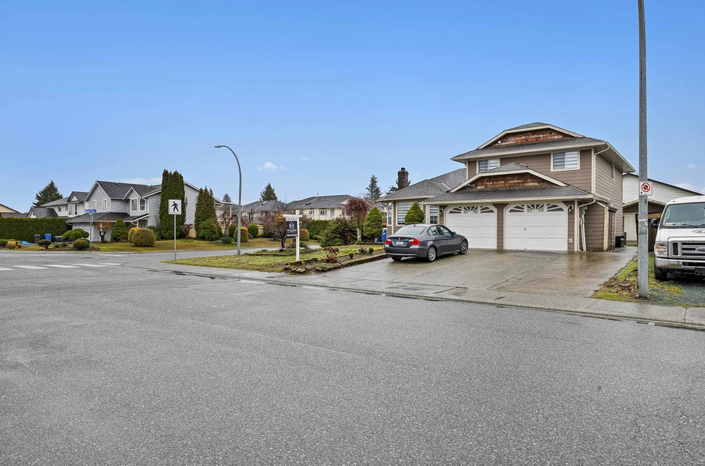 32066 SORRENTO AVENUE, Abbotsford BC V2T 5B7, Abbotsford BC — Residential for Sale - Photo 2