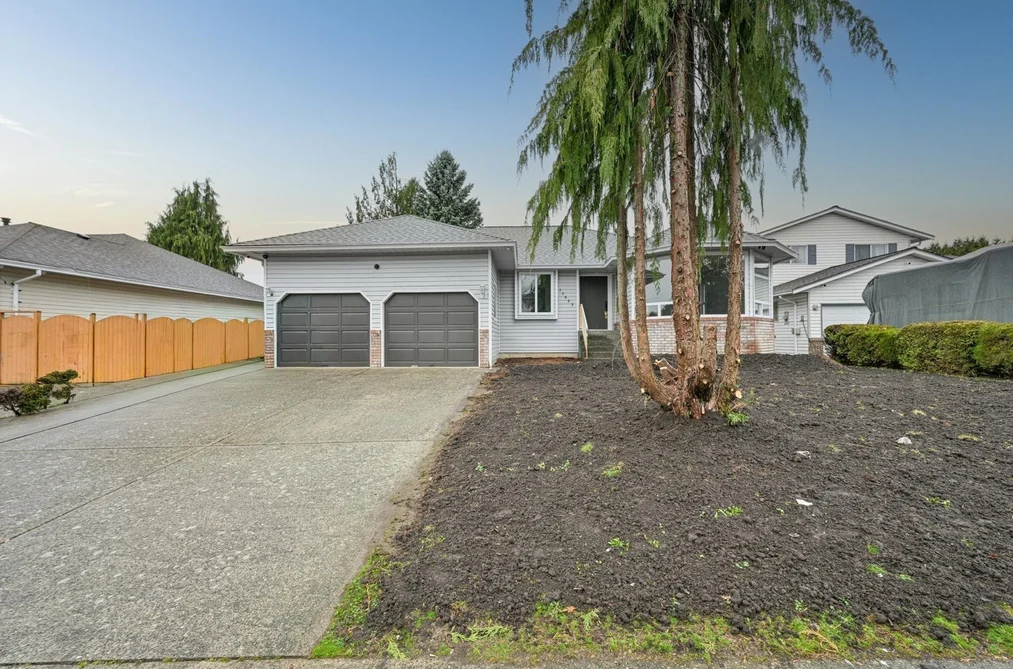House for sale at 32069 Clinton Avenue Abbotsford British Columbia - MLS: R3144300