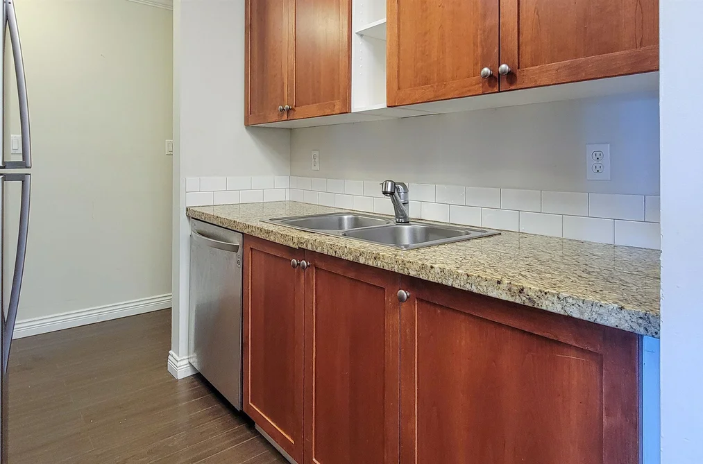 321 1850 E SOUTHMERE CRESCENT, Surrey BC V4A 6Y6, Surrey BC — Residential for Sale - Photo 6