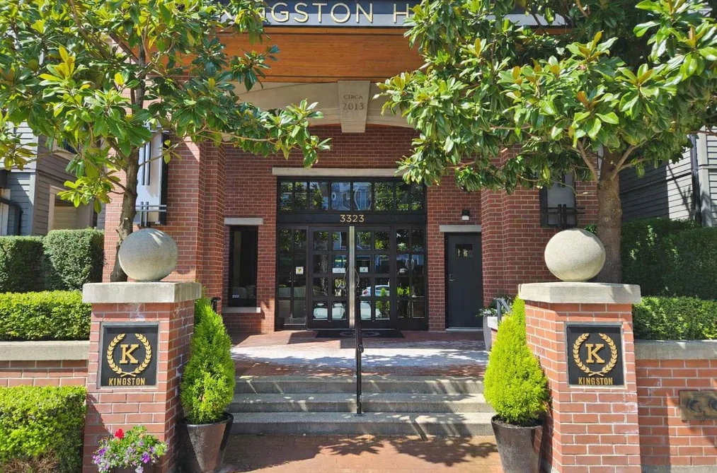 Condo for sale at 321 3323 151 Street Surrey British Columbia - MLS: R3115766