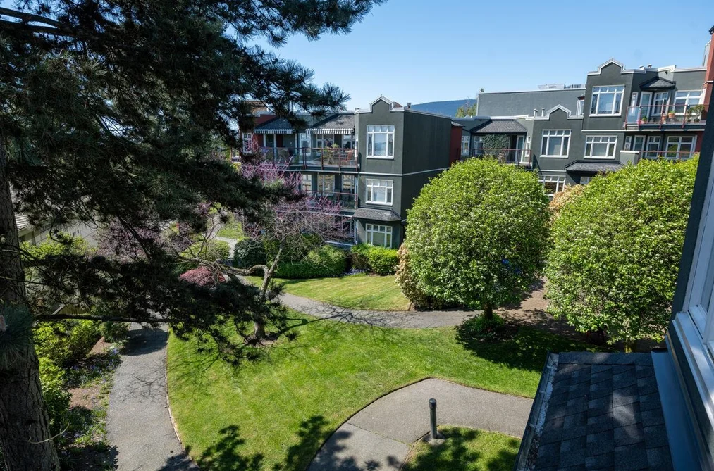 322 121 W 29 STREET, North Vancouver BC V7N 4L6, North Vancouver BC — Residential for Sale - Photo 3