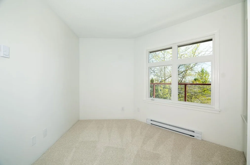 322 121 W 29 STREET, North Vancouver BC V7N 4L6, North Vancouver BC — Residential for Sale - Photo 6