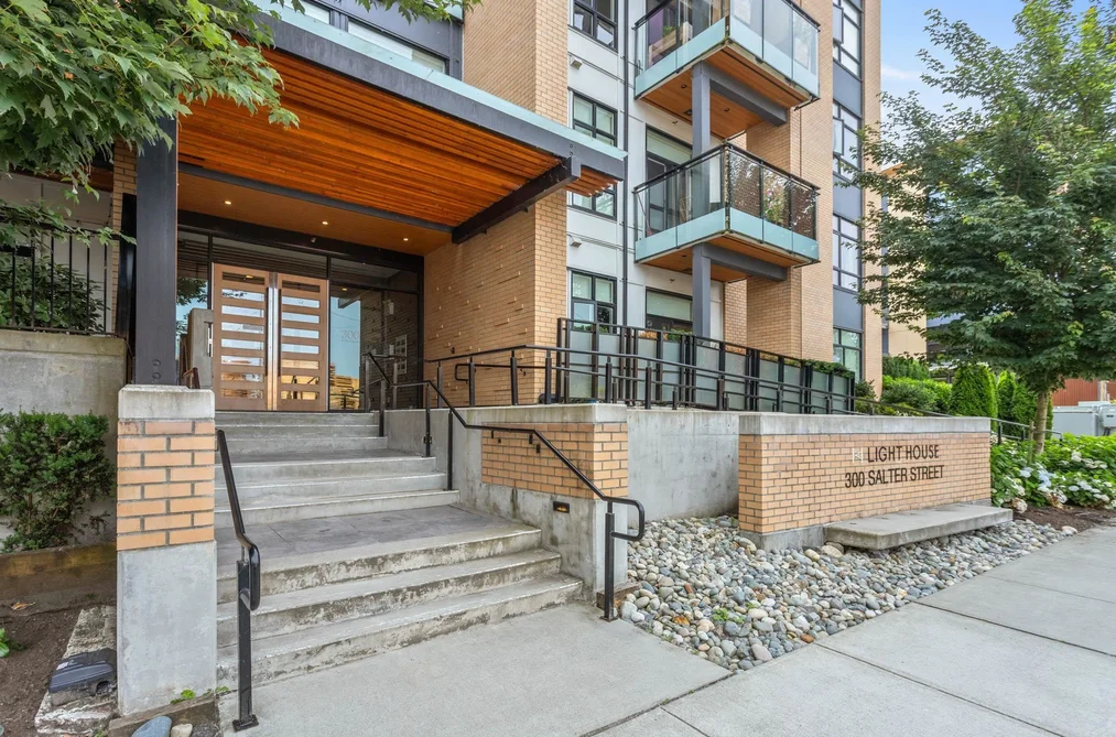 322 300 SALTER STREET, New Westminster, BC — Residential for Sale - Photo 2