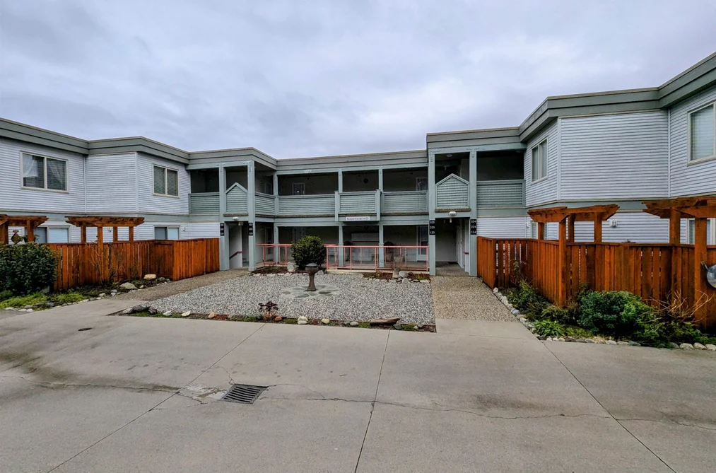Condo for sale at 322 5780 Trail Avenue Sechelt British Columbia - MLS: R3085888