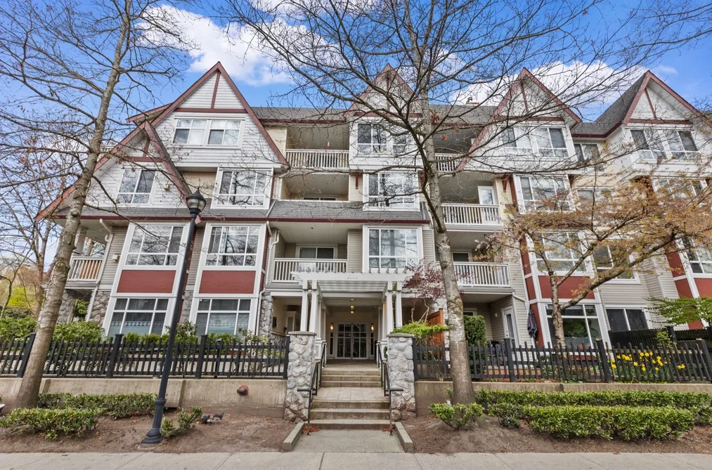 Condo for sale at 322 6833 Village Grn Burnaby British Columbia - MLS: R3113787
