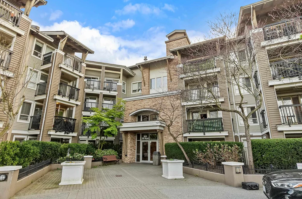 Condo for sale at 322 8915 202 Street Langley British Columbia - MLS: R3123861