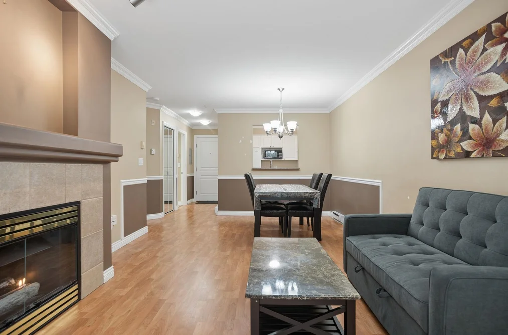Condo for sale at 322 9979 140 Street Surrey British Columbia - MLS: R3162684