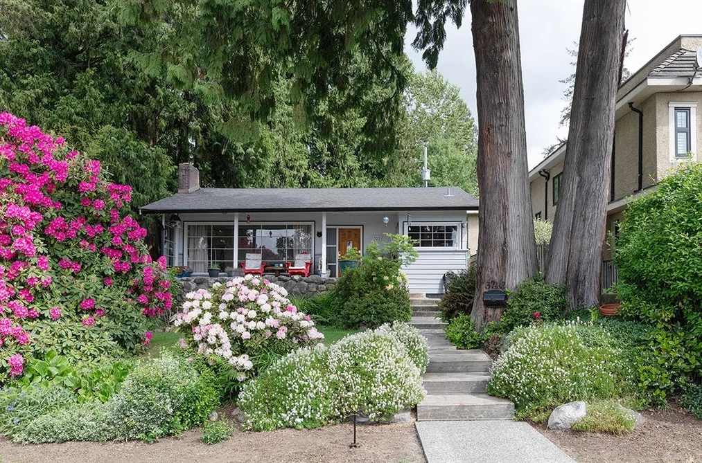 House for sale at 322 E 25th Street North Vancouver British Columbia - MLS: R3122175