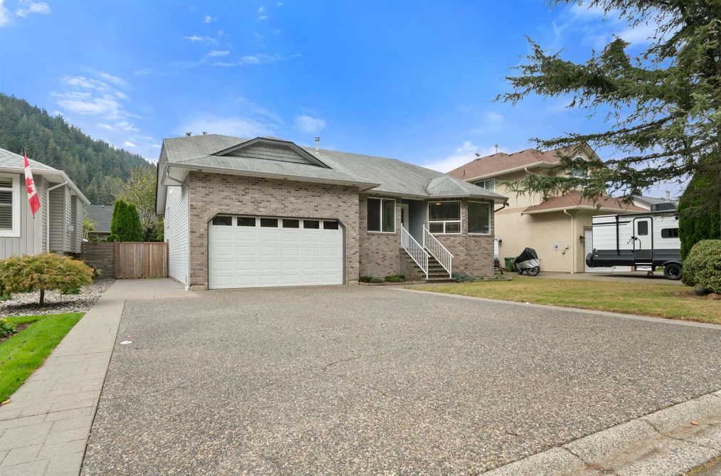 322 MIAMI RIVER DRIVE, Harrison Hot Springs BC V0M 1K0, Harrison Hot Springs BC — Residential for Sale - Photo 2