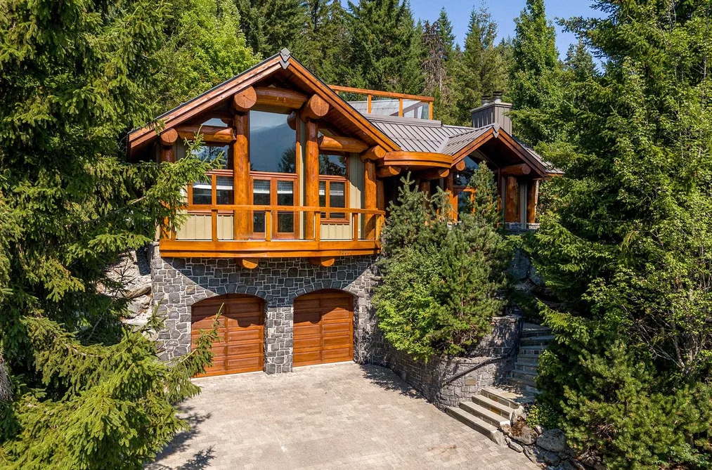 House for sale at 3220 Peak Drive Whistler British Columbia - MLS: R3124543