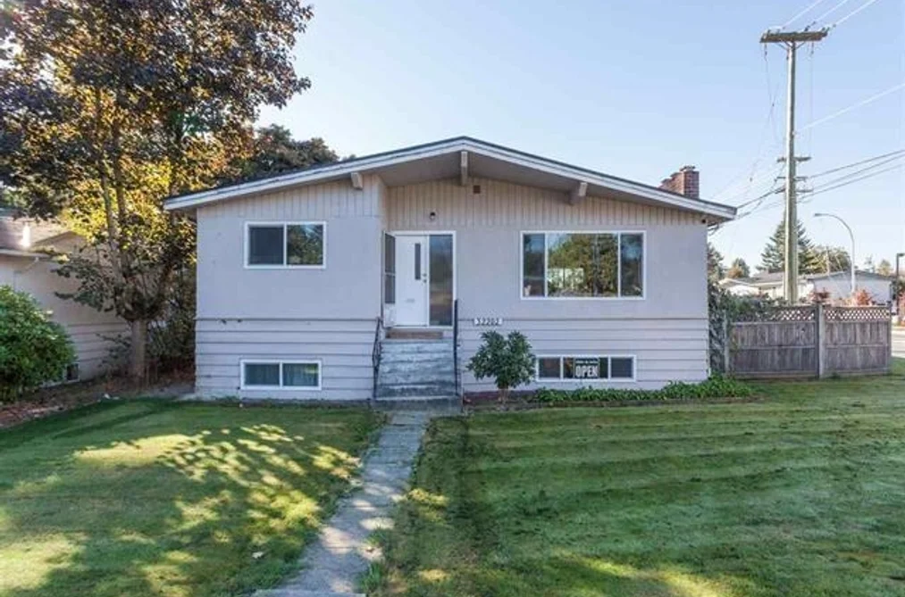 32202 HILLCREST AVENUE, Abbotsford BC V2T 1S6, Abbotsford BC — Residential for Sale - Photo 3