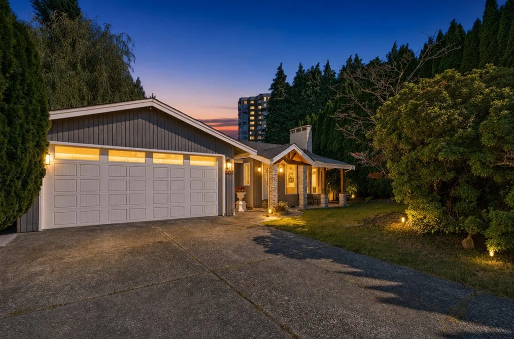 House for sale at 3222 Comox Court Abbotsford British Columbia - MLS: R3136453