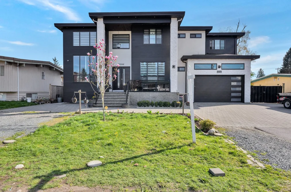 House for sale at 32244 Pineview Avenue Abbotsford British Columbia - MLS: R3110195