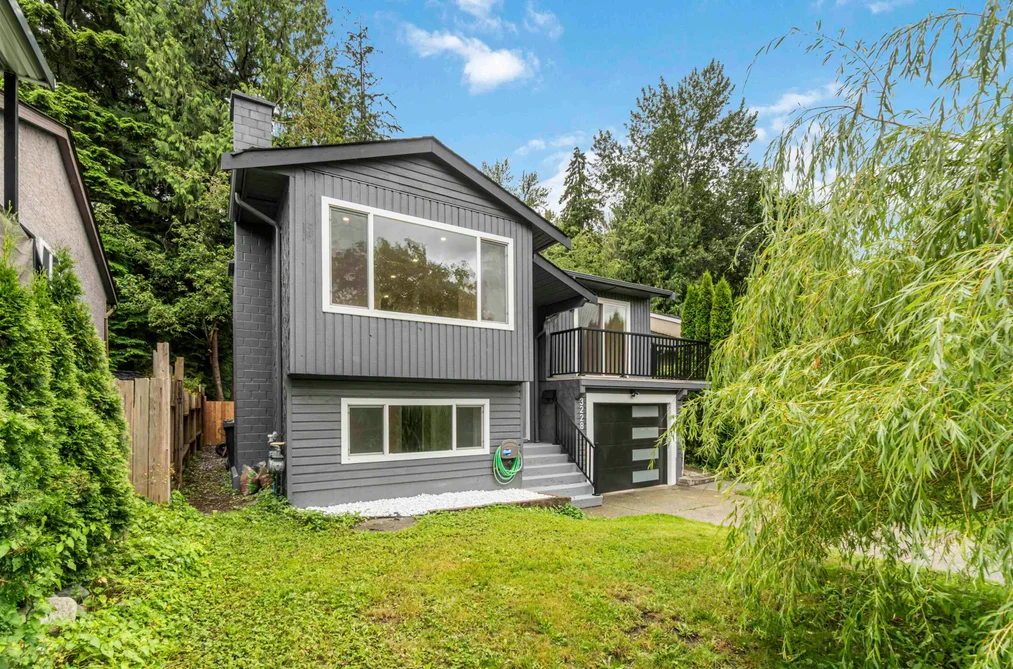 House for sale at 3228 Salt Spring Avenue Coquitlam British Columbia - MLS: R3121117