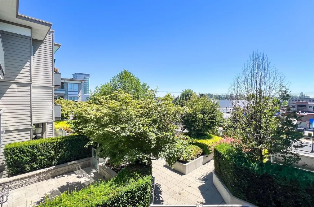 Condo for sale at 323 10880 No. 5 Road Richmond British Columbia - MLS: R3115765