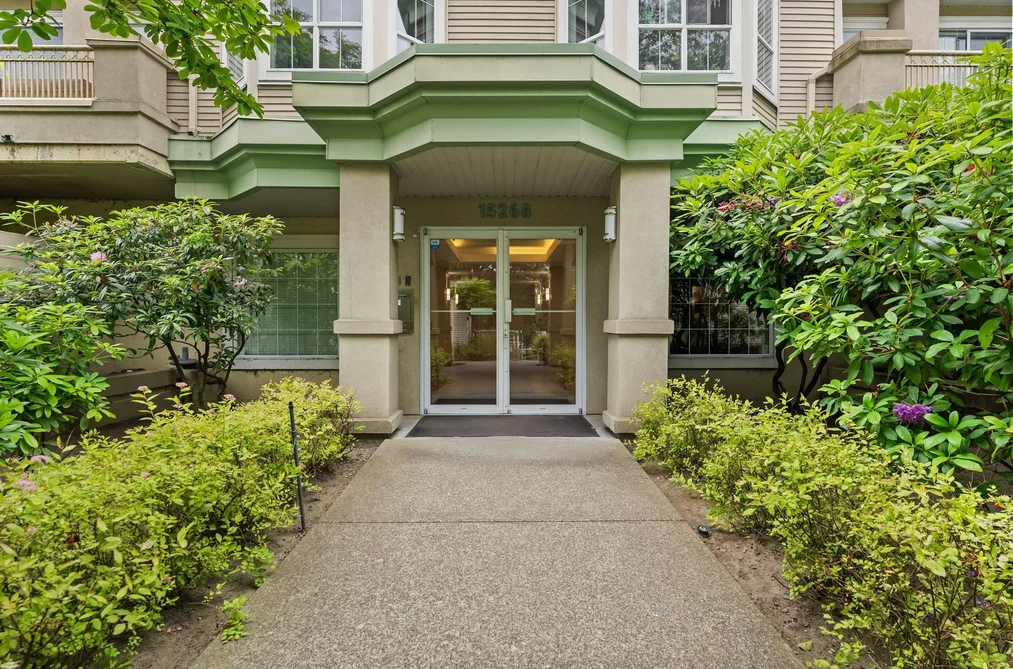 323 15268 W 105 AVE AVENUE, Surrey BC V3R 0W8, Surrey BC — Residential for Sale - Photo 2