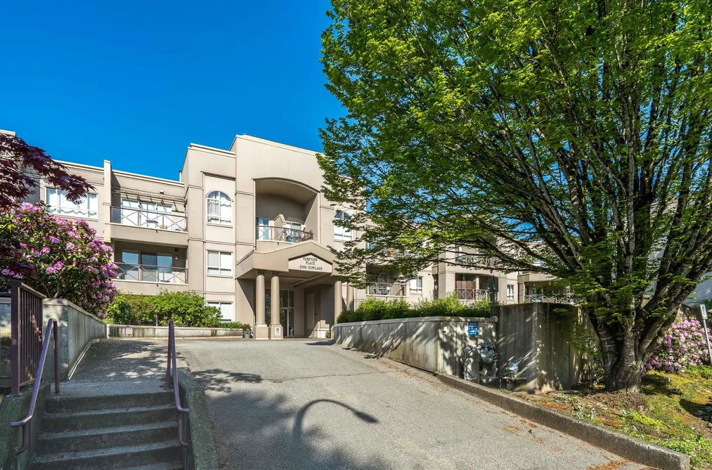 Condo for sale at 323 2109 Rowland Street Port Coquitlam British Columbia - MLS: R3152520