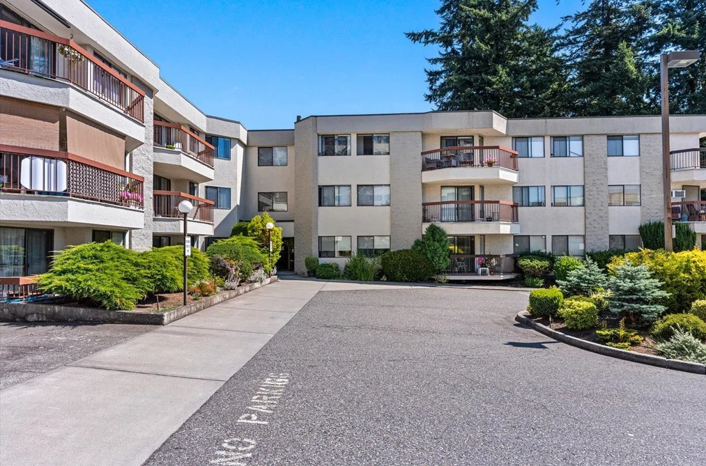 Condo for sale at 323 31955 Old Yale Road Abbotsford British Columbia - MLS: R3155420