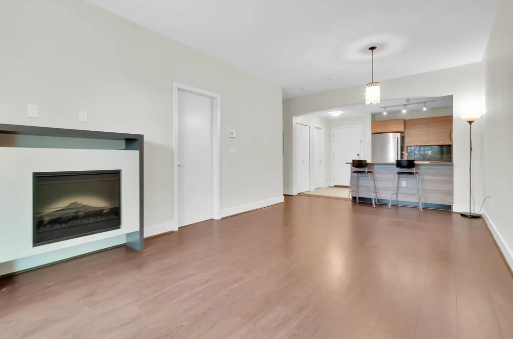 Condo for sale at 323 6688 120 Street Surrey British Columbia - MLS: R3128861