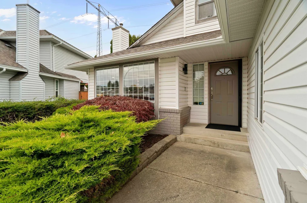 32345 CLINTON AVENUE, Abbotsford BC V2T 5B3, Abbotsford BC — Residential for Sale - Photo 3