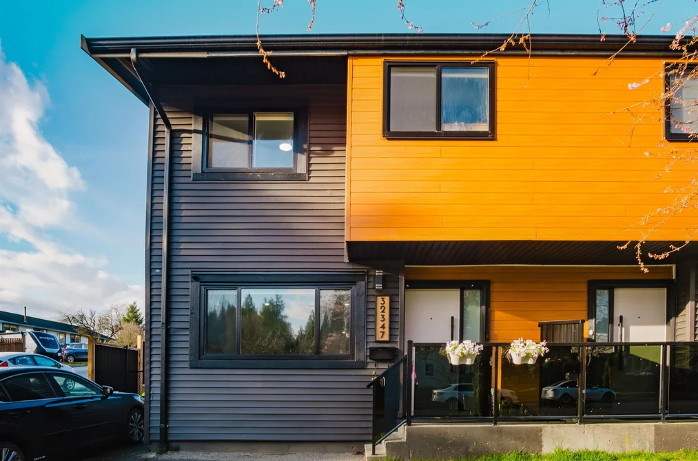 32347 BRANT AVENUE, Mission BC V2V 4Y9, Mission BC — Residential for Sale - Photo 2