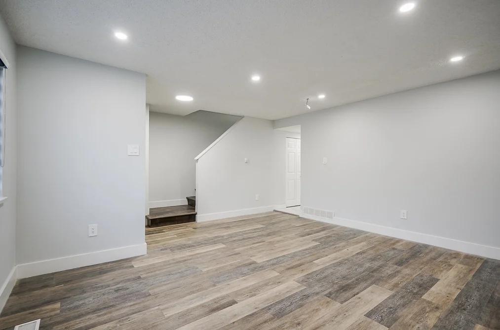 32382-32384 BRANT AVENUE, Mission BC V2V 4Z1, Mission BC — Residential Income for Sale - Photo 5