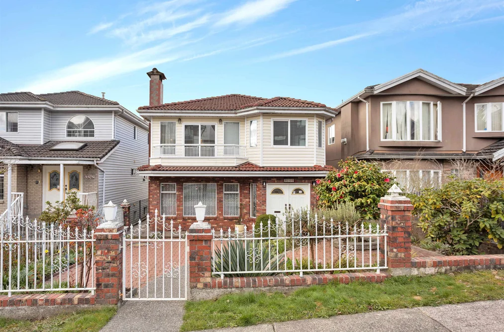 House for sale at 3240 Clive Avenue Vancouver British Columbia - MLS: R3107322