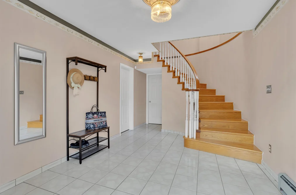 3240 CLIVE AVENUE, Vancouver BC V5R 4V2, Vancouver BC — Residential for Sale - Photo 2