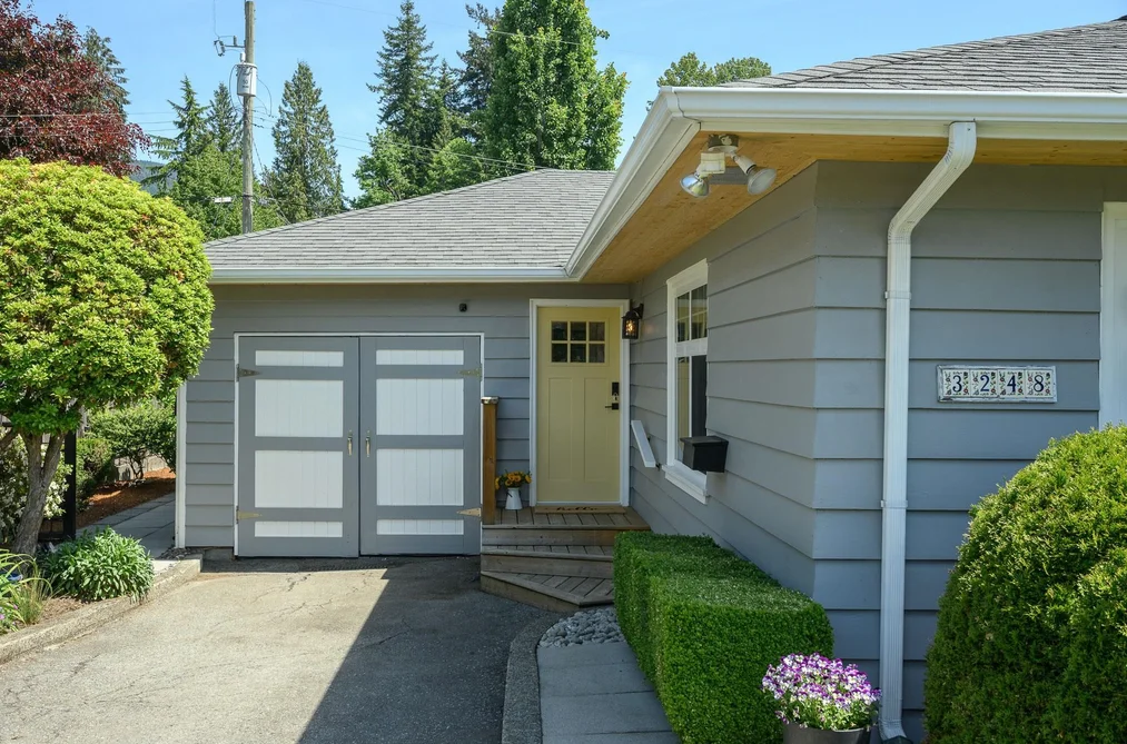 3248 BEVERLEY CRESCENT, North Vancouver BC V7R 2W3, North Vancouver BC — Residential for Sale - Photo 2