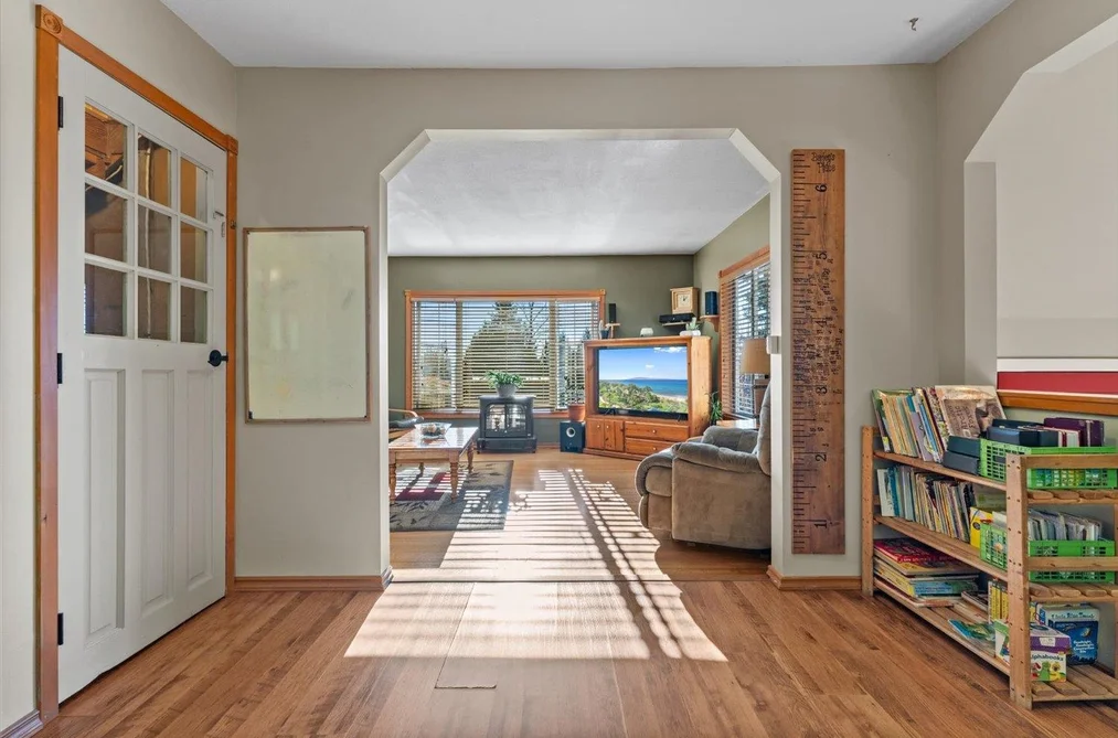 32485 MCRAE AVENUE, Mission BC V2V 2L6, Mission BC — Residential for Sale - Photo 6