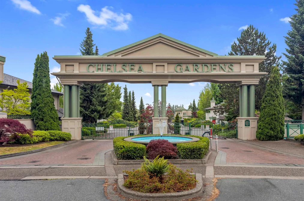 Condo for sale at 325 13880 70 Avenue Surrey British Columbia - MLS: R3132904