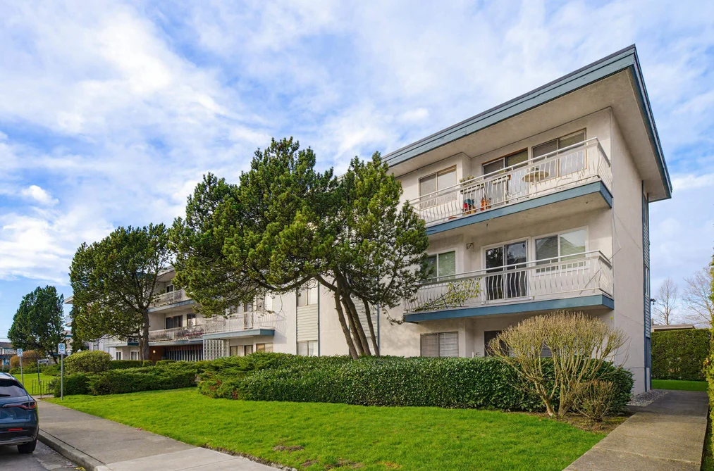 Condo for sale at 325 17707 57a Avenue Surrey British Columbia - MLS: R3093784