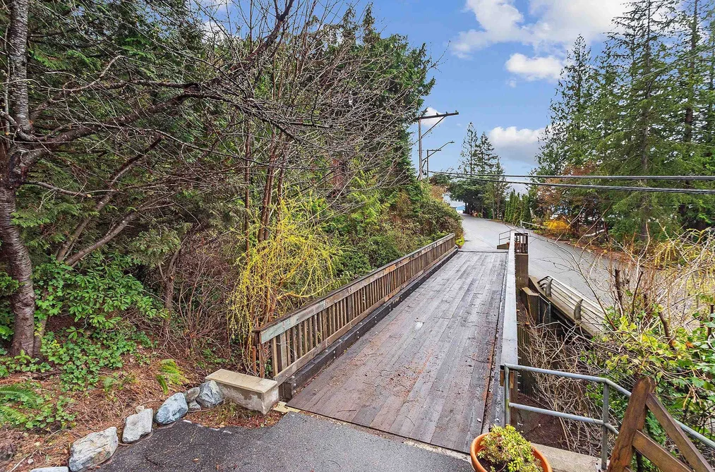 325 BAYVIEW ROAD, Lions Bay BC V0N 2E0, Lions Bay BC — Residential for Sale - Photo 2