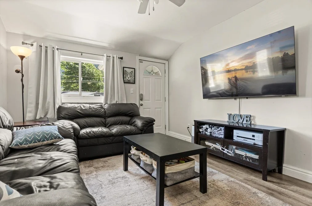 325 HUDSON BAY STREET, Hope BC V0X 1L0, Hope BC — Residential for Sale — Photo 11 of 22