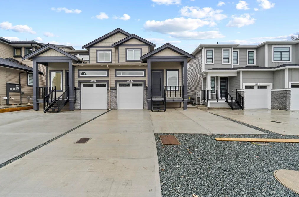 32520 HIGGINBOTTOM COURT, Mission BC V2V 2T7, Mission BC — Residential for Sale - Photo 2
