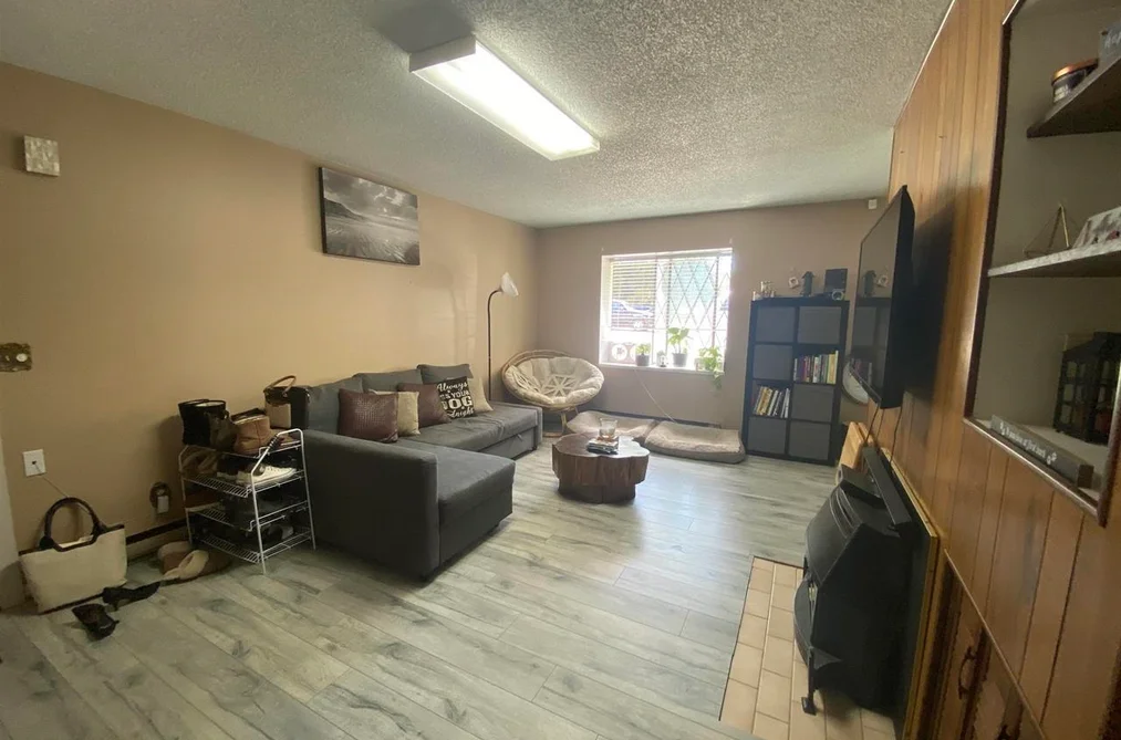 32525 GEORGE FERGUSON WAY, Abbotsford BC V2T 4C8, Abbotsford BC — Residential for Sale - Photo 2