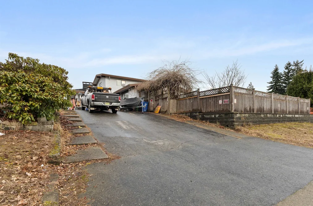 32555 BEVAN AVENUE, Abbotsford BC V2T 3X5, Abbotsford BC — Residential for Sale - Photo 3