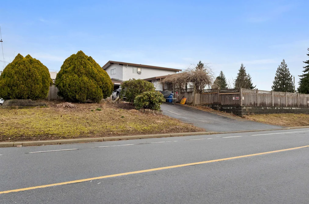 32555 BEVAN AVENUE, Abbotsford BC V2T 3X5, Abbotsford BC — Residential for Sale - Photo 4