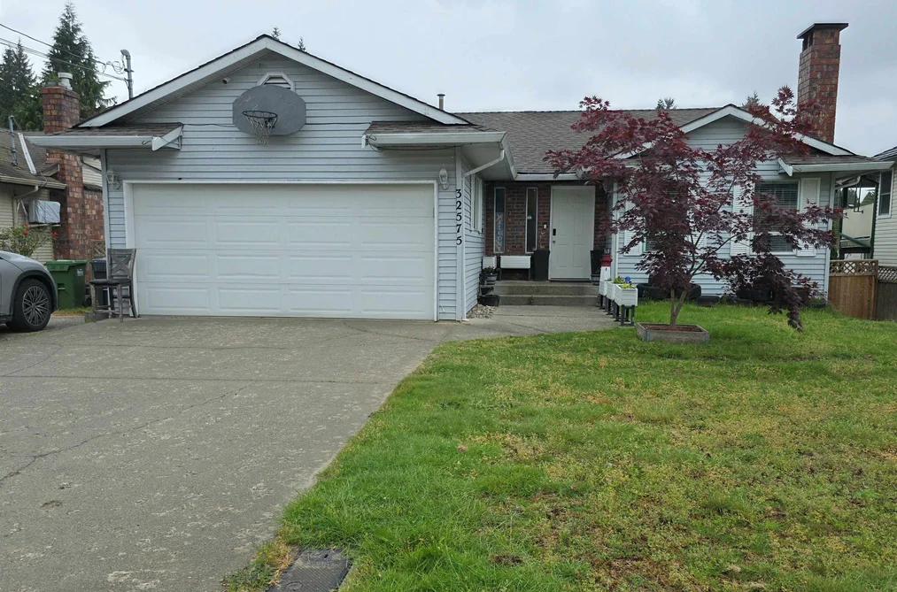32575 PEARDONVILLE ROAD, Abbotsford BC V2T 1N2, Abbotsford BC — Residential for Sale - Photo 2