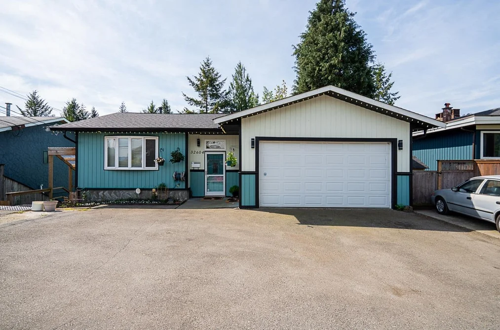 House for sale at 32604 Best Avenue Mission British Columbia - MLS: R3118188