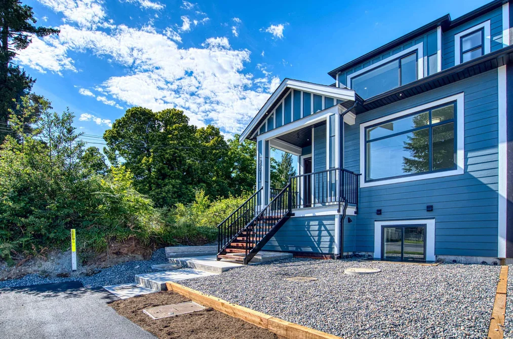 32611 CHERRY AVENUE, Mission BC V2V 2T8, Mission BC — Residential for Sale - Photo 2