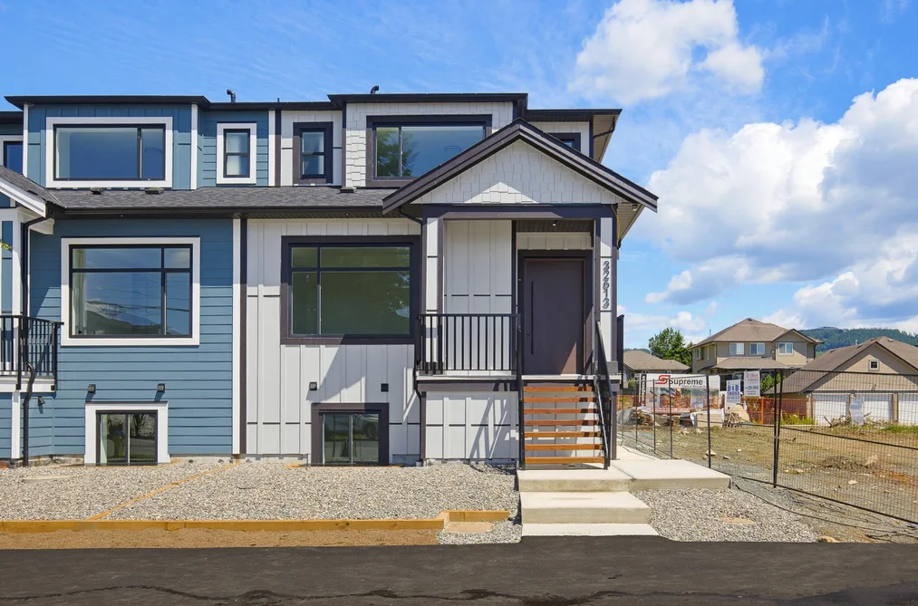 32613 CHERRY AVENUE, Mission BC V2V 2T8, Mission BC — Residential for Sale - Photo 2